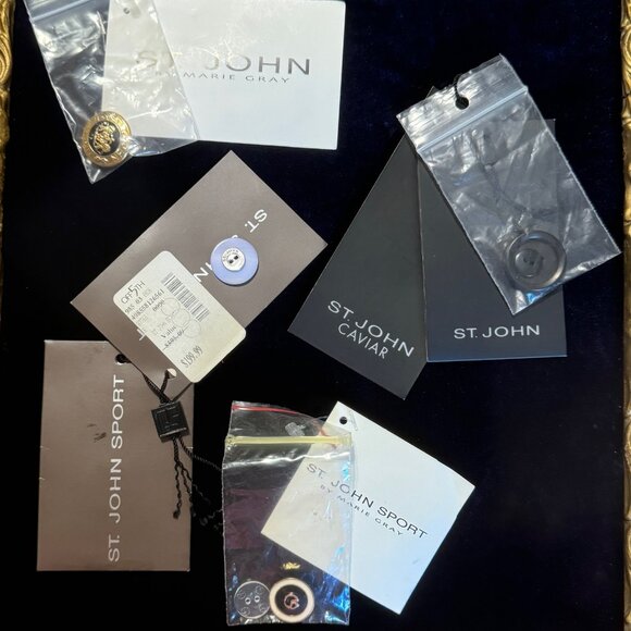 ST. JOHN BY Marie Gray Vintage Replacement Buttons 4 Pc. Bundle New With Tags - Picture 1 of 9